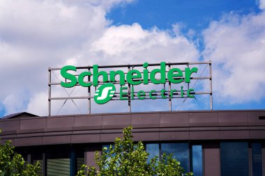 Schneider Electric otomasyon ve enerji yönetimi şirketinin logosu 29 Mayıs 2025 'te Prag, Çek Cumhuriyeti' nde.
