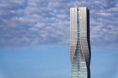 İskandinavya 'nın en yüksek binası. Lindholmen, Gothenburg, İsveç' teki gökdelen. Güneşli bir gün.