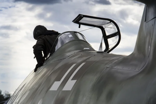 Швальбе мені-262 Messerschmitt стоячи на злітно-посадкової смуги — стокове фото
