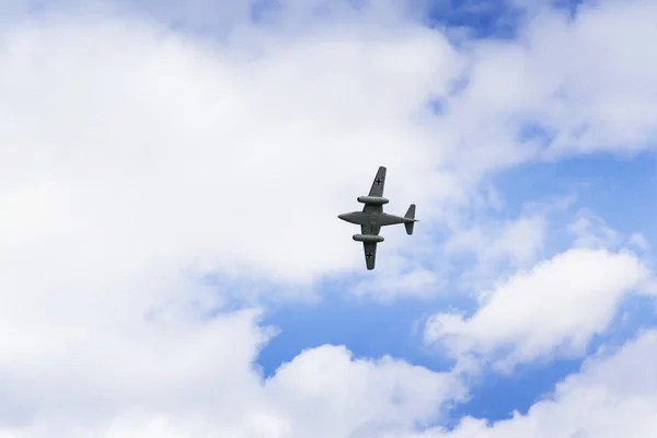 First operational jet-powered fighter aircraft Messerschmitt Me-262 Schwalbe flying — Stock Photo, Image