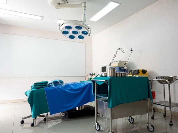 Hastaneler Laboratuvar Veya Laboratuvar Modern Acil Servis Hastalarına Yardım Etmek — Stok fotoğraf