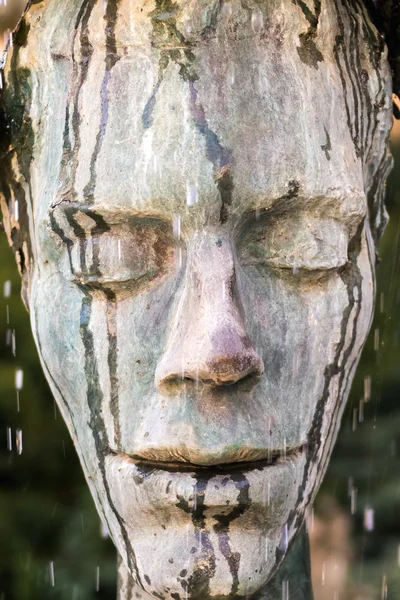 Sculpture avec les yeux fermés — Photo