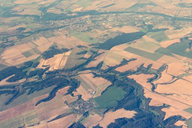 Yukarıdan meadows manzaralı arazi