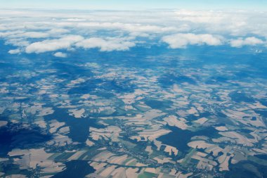 Alanları manzaralı arazi