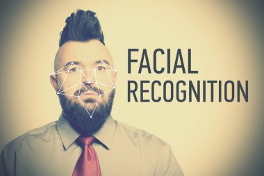 adam mohawk ve sakal