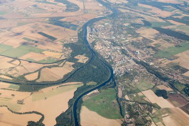 Yukarıdan meadows manzaralı arazi