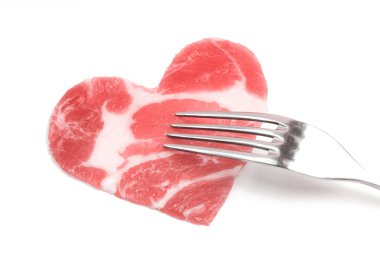 kalp şeklinde çiğ et   