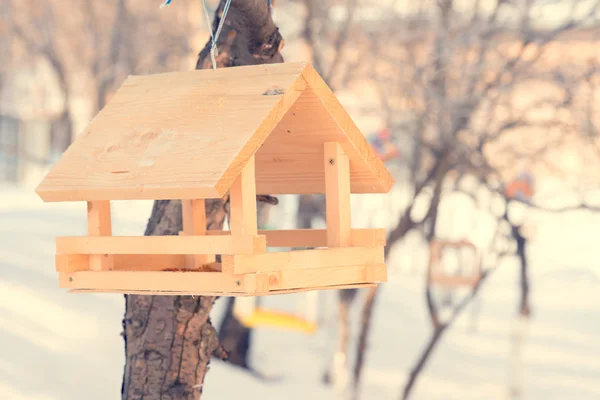 Birdhouse hanging on tree — Stock Photo, Image