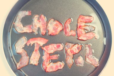  bir tava kaplı üzerinde yazıt