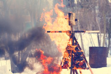 Doldurulmuş şekil yanan