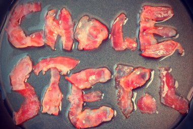 Bir tava üzerinde yazıt