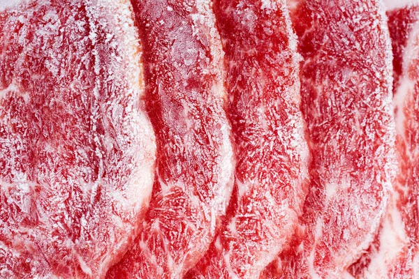 Nyers fagyasztott hús. — Stock Fotó