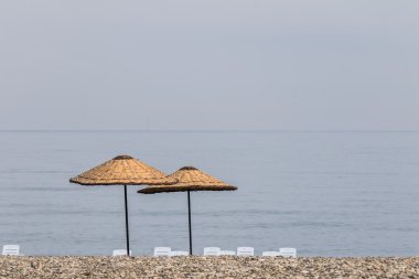 İki faydalanabileceğiniz çakıl plaj