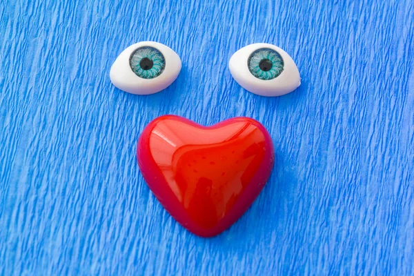 Πρόσωπο Μάτια Και Μια Κόκκινη Καρδιά Στη Θέση Της Μύτης — Φωτογραφία Αρχείου