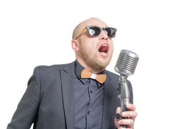 mikrofonla şarkı dostum