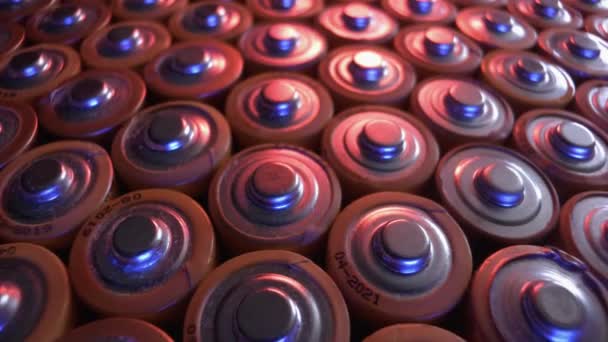 Patrón formado por baterías alcalinas — Vídeos de Stock