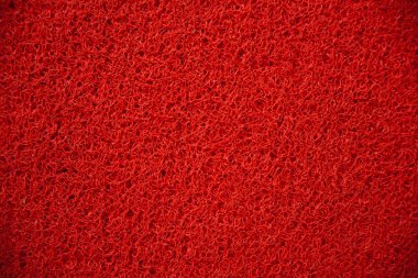 Kırmızı kabloyu halı doku