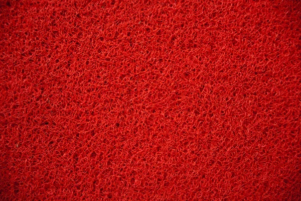 Kırmızı kabloyu halı doku