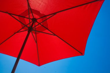 Kırmızı şemsiye şemsiye