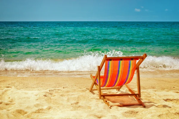 Lounge stol på stranden — Stockfoto