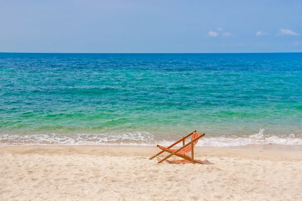 Lounge krzesło na plaży — Zdjęcie stockowe