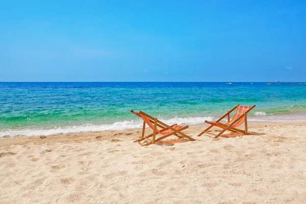 Two lounge chairs — Stock Photo, Image