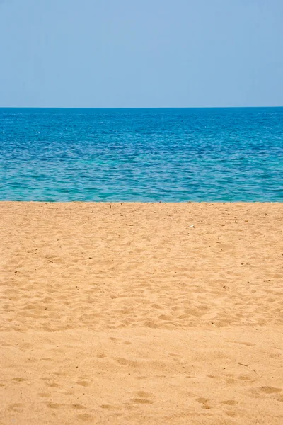 Água do mar e praia de areia — Fotografia de Stock