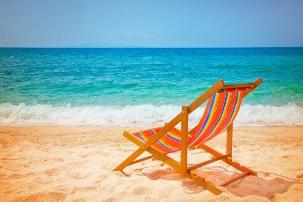 Lounge chair on the beach — Stock Photo, Image