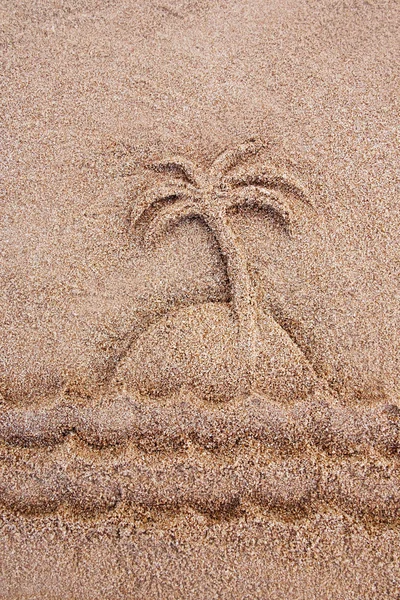 Песчаная скульптура на пляже — стоковое фото