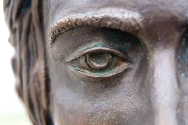 Parte de una cara de estatua femenina — Foto de Stock