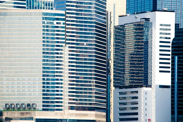 Rascacielos espejo fachadas —  Fotos de Stock