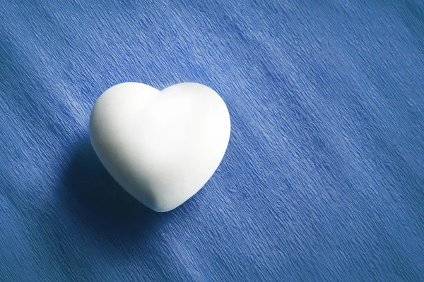 Uovo bianco a forma di cuore — Foto Stock