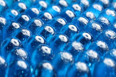 renkli cam boncuklar