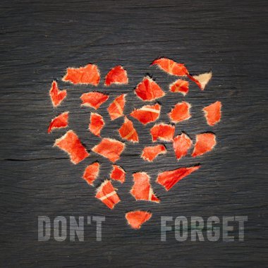 Kalp şeklinde grup kağıt parçaları