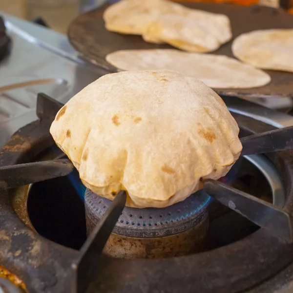 Cooking indian streetfood — Stock Photo, Image