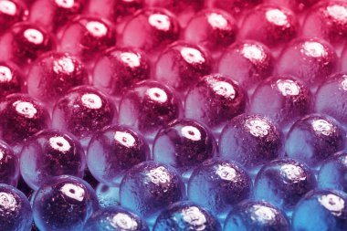 renkli cam boncuklar