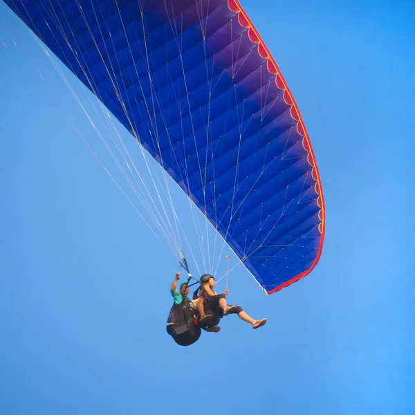 uçan paraglide ile