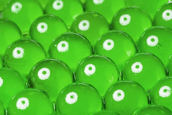 Yeşil cam boncuklar — Stok fotoğraf