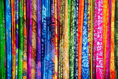 Renkli sarongs aralığı