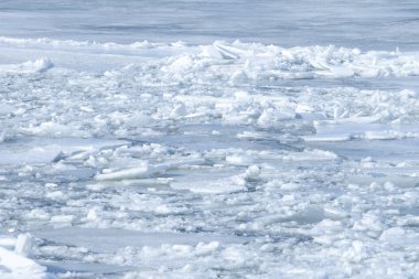 Bahar tatili Nehri üzerinde