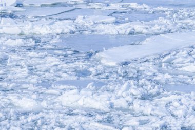 Bahar tatili Nehri üzerinde