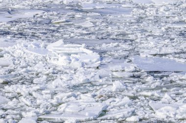 Bahar tatili Nehri üzerinde