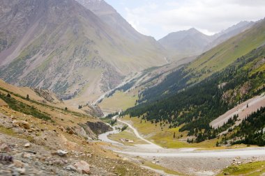 Dağ geçidi ile manzara
