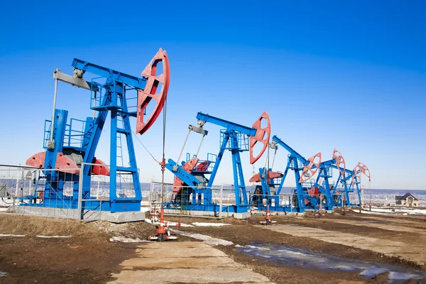 Oil pump and sky — Stock Photo, Image