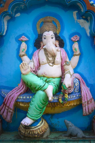 Sculptuur van hindoe-god (Ganesha). — Stockfoto