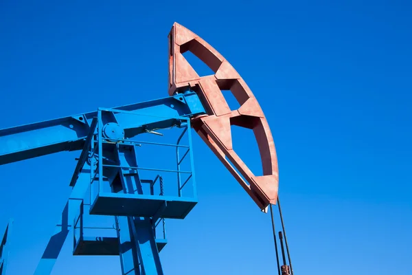 Oil pump and sky — Stock Photo, Image