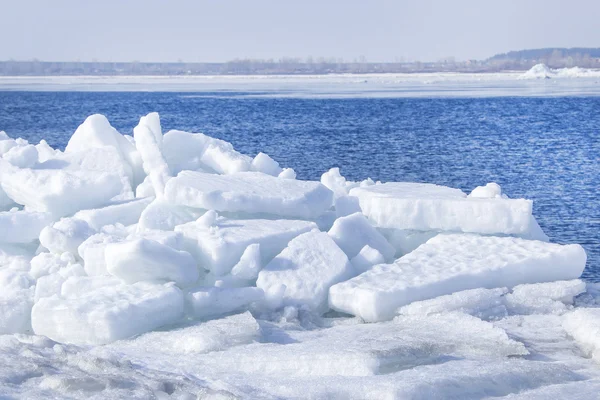 Spring break on the river — Stock Photo, Image