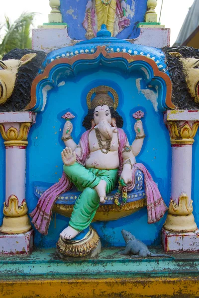 Sculptuur van hindoe-god (Ganesha). — Stockfoto