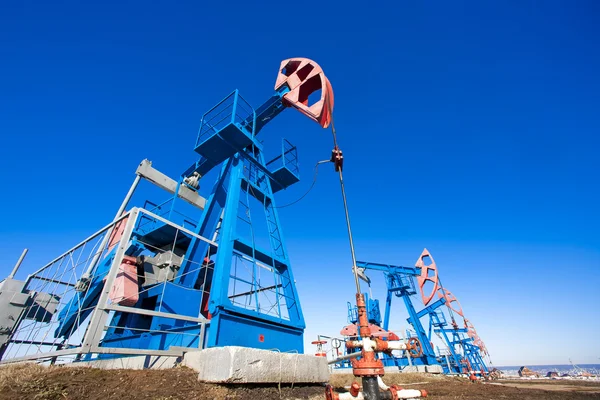 Oil pump and sky — Stock Photo, Image