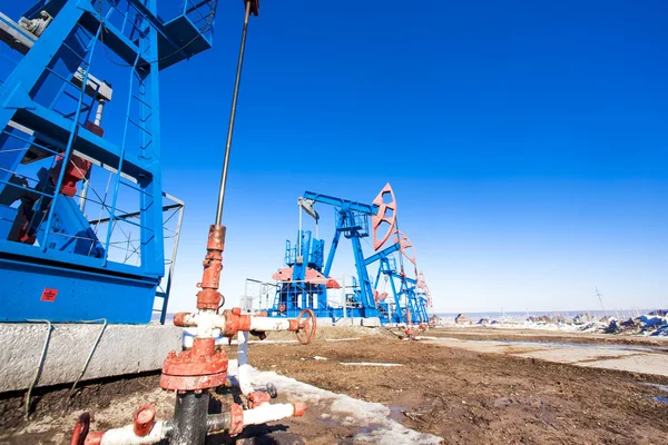 Oil pump and sky — Stock Photo, Image